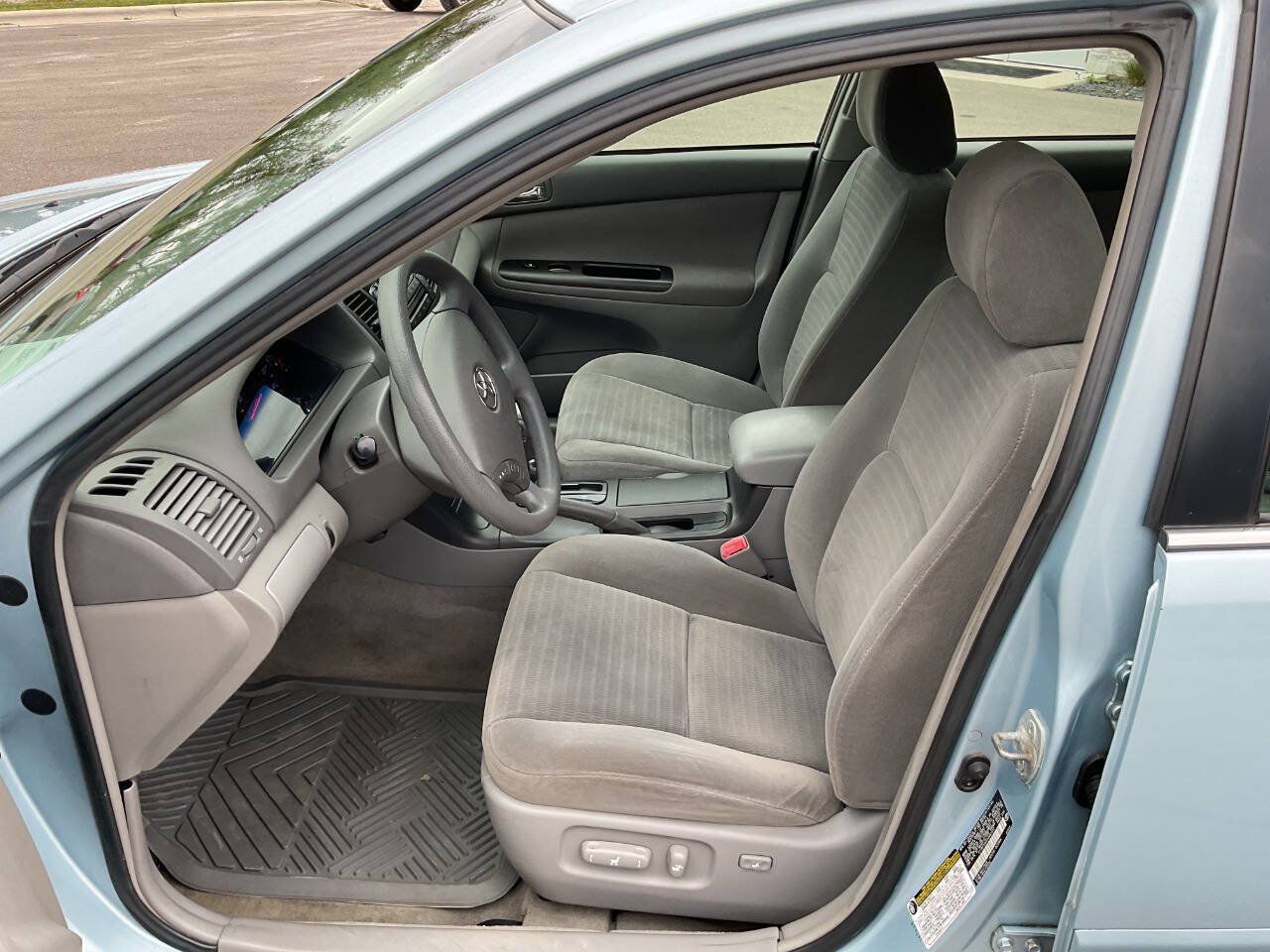 Used 2005 Toyota Camry FWD image 13