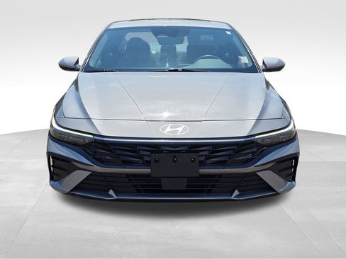 Used 2025 Hyundai Elantra SEL FWD image 3