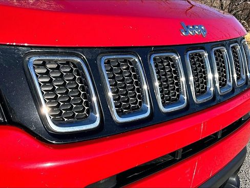 Used 2018 Jeep Compass Latitude w/ Popular Equipment Group image 38