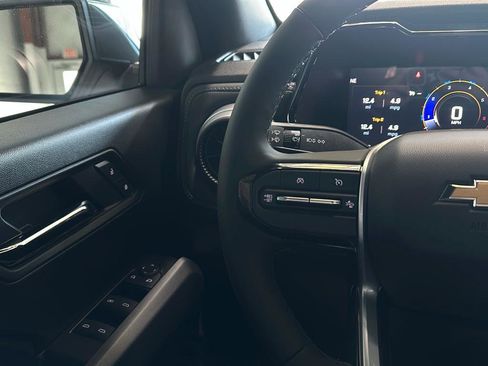 New 2024 Chevrolet Colorado LT w/ LT Convenience Package III image 9