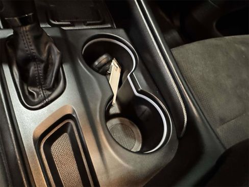 Used 2022 Dodge Durango GT image 25