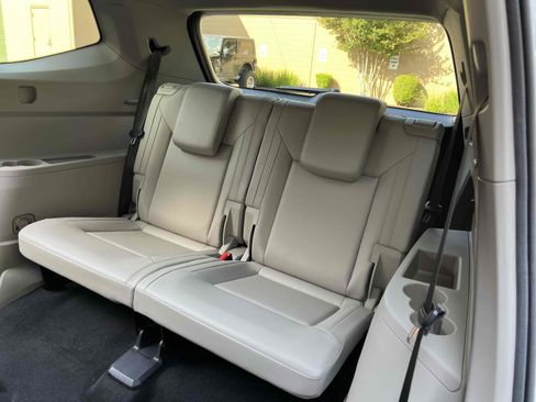 Used 2019 Volkswagen Atlas SE w/ Towing Package image 6