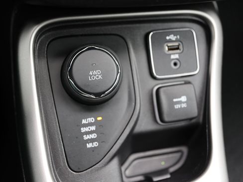 Used 2021 Jeep Compass Latitude w/ Convenience Group image 28