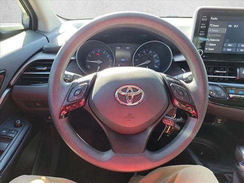 Used 2020 Toyota C-HR LE image 18