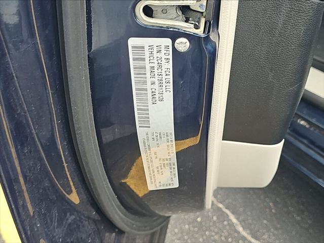 Used 2024 Chrysler Pacifica Limited FWD image 22