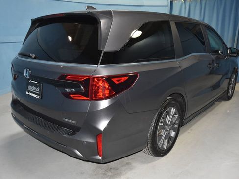 Used 2025 Honda Odyssey Touring image 32