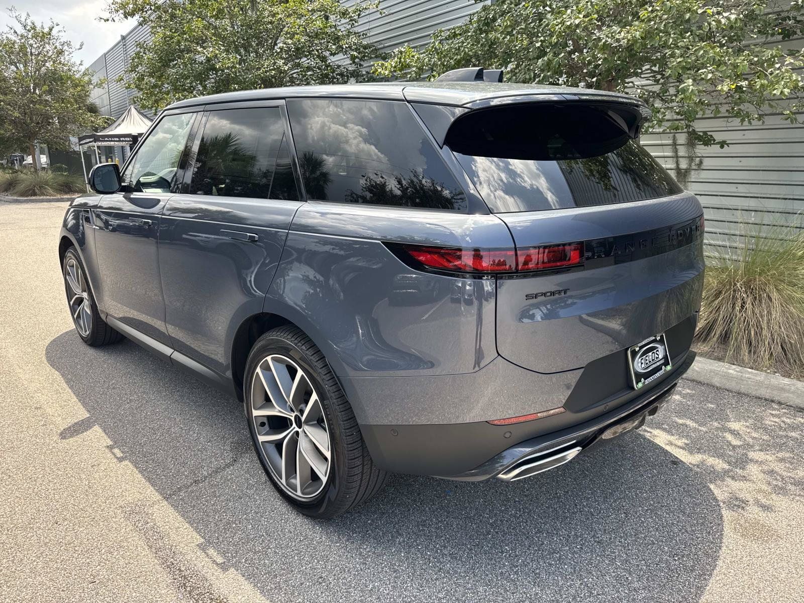 New 2027 Land Rover Range Rover Sport SE AWD/4WD image 3