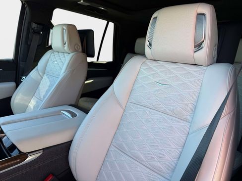 Used 2026 Cadillac Escalade Platinum Sport w/ LPO, ONYX Package image 43