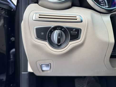 Used 2018 Mercedes-Benz C 300 Sedan image 20