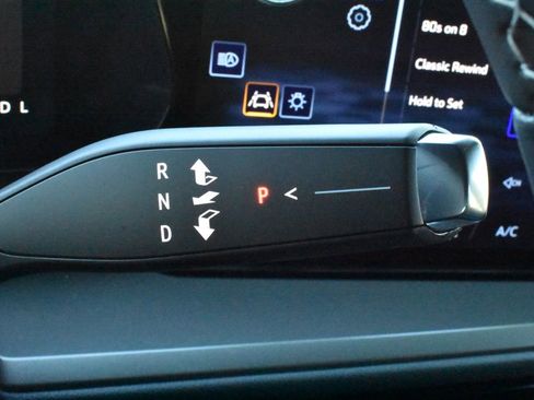 Used 2026 Chevrolet Traverse LT image 15