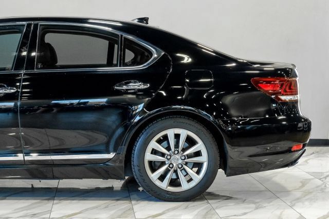 Used 2015 Lexus LS 460 w/ Comfort Package RWD image 19