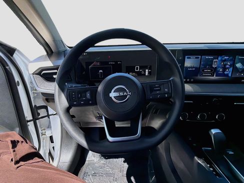 Used 2026 Nissan Kicks S FWD image 10