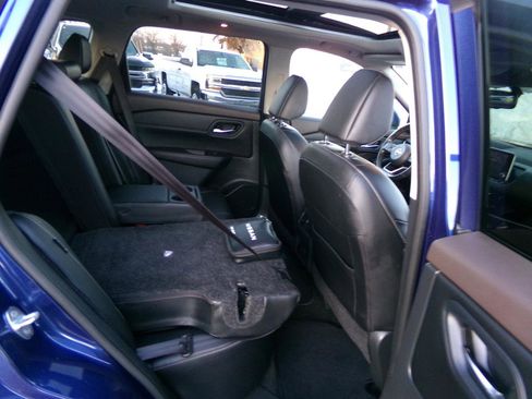 Used 2023 Nissan Rogue SL AWD/4WD image 56