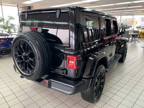 Used 2025 Jeep Wrangler Unlimited Sahara w/ Safety Group AWD/4WD image 6