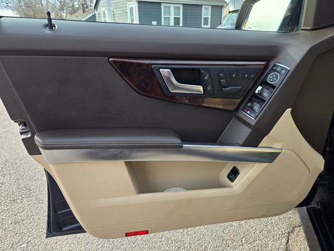 Used 2014 Mercedes-Benz GLK 350 4MATIC w/ Premium 1 Package image 33