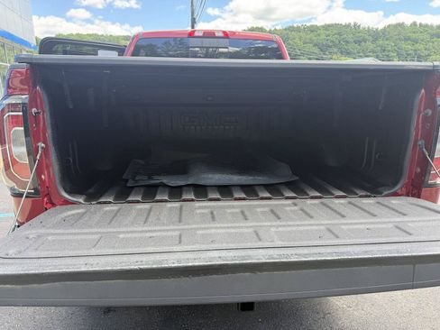 Used 2018 GMC Sierra 1500 SLT AWD/4WD image 19