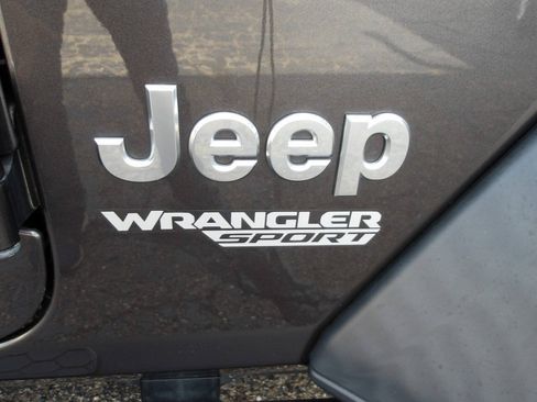 Used 2020 Jeep Wrangler Sport AWD/4WD image 30