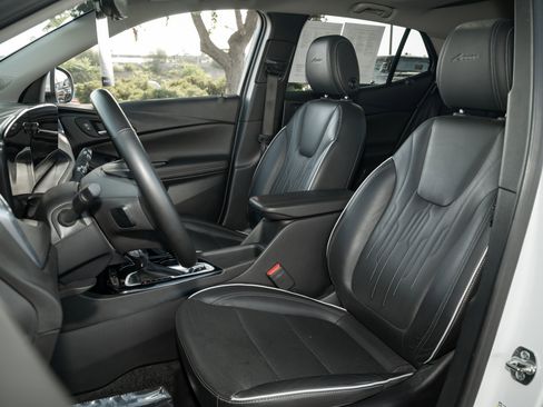 Used 2025 Buick Encore GX Avenir w/ Avenir Technology Package image 18