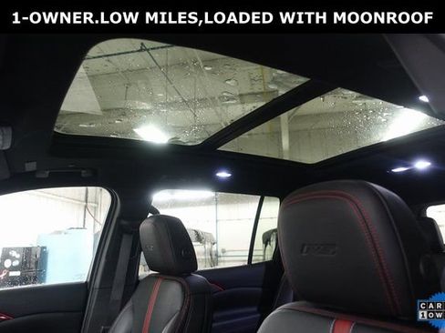 Used 2024 Chevrolet Traverse RS image 18