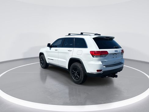 Used 2018 Jeep Grand Cherokee Laredo AWD/4WD image 7