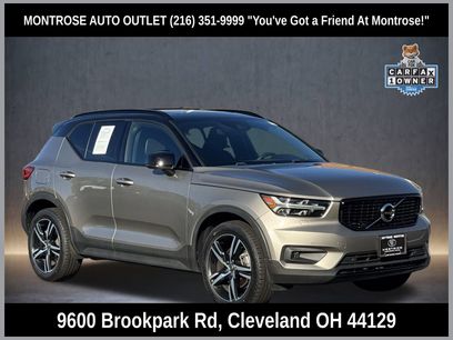 Used 2022 Volvo XC40 T5 R-Design w/ Climate Package