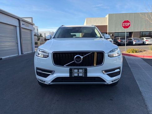 Used 2017 Volvo XC90 T5 Momentum w/ Vision Package image 3