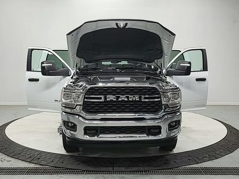 Used 2024 RAM 3500 Big Horn AWD/4WD image 10