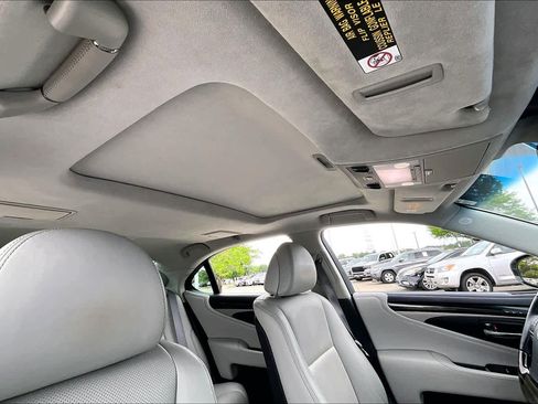 Used 2017 Lexus LS 460 L RWD image 12