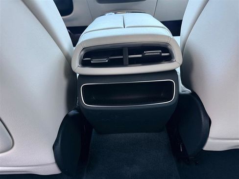 Used 2024 Genesis G80 image 31