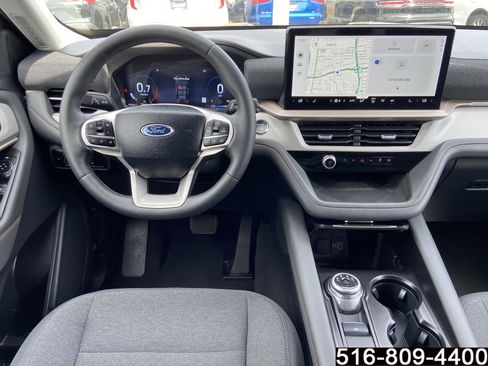 Used 2025 Ford Explorer Active AWD/4WD image 14