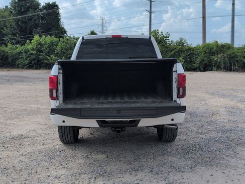 Used 2018 Ford F150 Platinum w/ Equipment Group 701A Luxury AWD/4WD image 4
