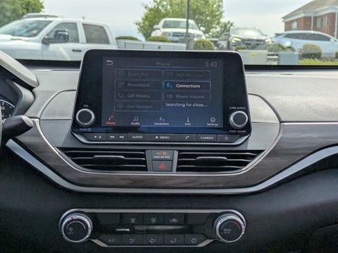 Used 2024 Nissan Altima 2.5 SV image 18