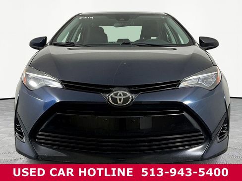 Used 2018 Toyota Corolla LE image 2