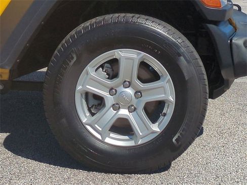 Used 2018 Jeep Wrangler Unlimited Sport S image 11