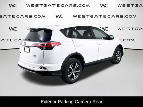 Used 2018 Toyota RAV4 XLE AWD/4WD image 8