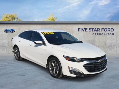 Used 2020 Chevrolet Malibu LT w/ Leather Package FWD image 2