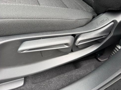 New 2026 Honda HR-V LX image 15