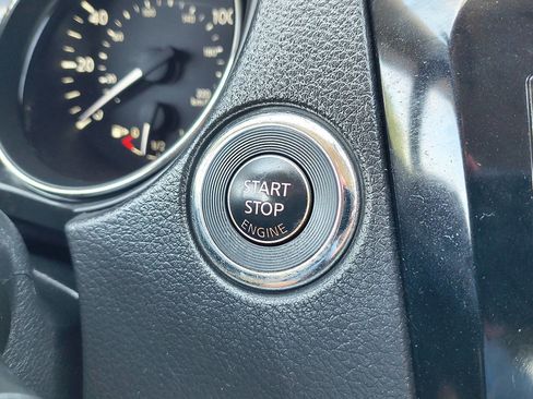 Used 2015 Nissan Rogue SV AWD/4WD image 14