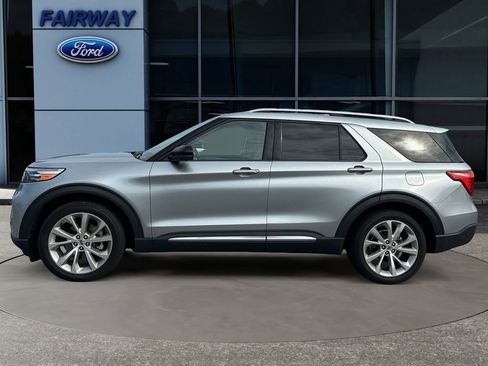 Used 2022 Ford Explorer Platinum w/ Equipment Group 601A RWD image 8