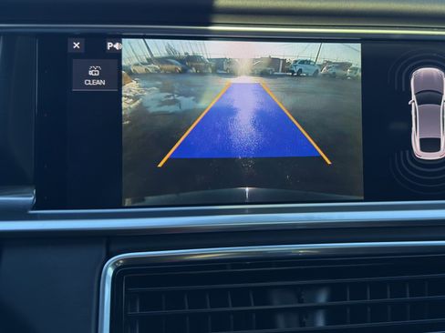 Used 2020 Porsche Panamera GTS image 16