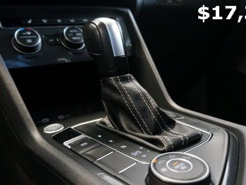 Certified 2021 Volkswagen Tiguan SE image 20