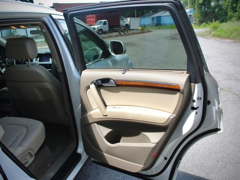 Used 2015 Audi Q7 TDI Premium Plus w/ Premium Plus Package AWD/4WD image 40