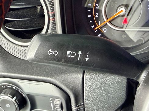 Used 2024 Jeep Wrangler Unlimited Rubicon AWD/4WD image 26