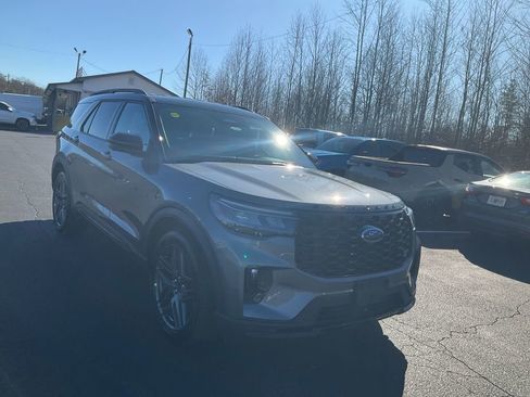 New 2026 Ford Explorer ST image 3