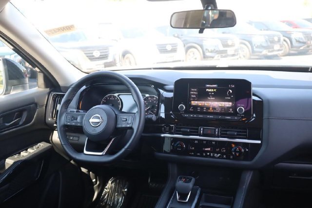 Certified 2025 Nissan Pathfinder SV AWD/4WD image 22