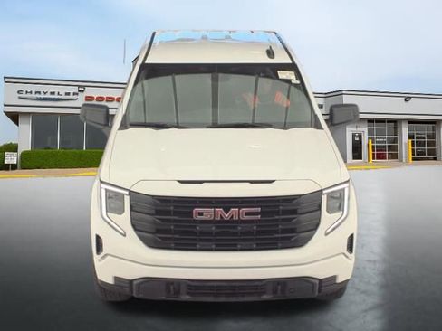 Used 2024 GMC Sierra 1500 Pro w/ Graphite Edition AWD/4WD image 7