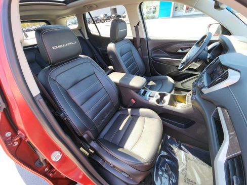 Used 2023 GMC Terrain Denali image 12