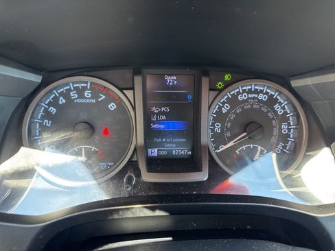 Used 2019 Toyota Tacoma TRD Sport AWD/4WD image 29