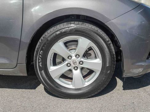 Used 2012 Toyota Sienna LE w/ Towing Pkg FWD image 10