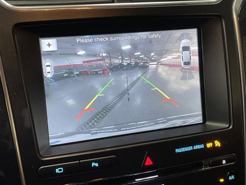 Used 2018 Ford Explorer Limited image 25